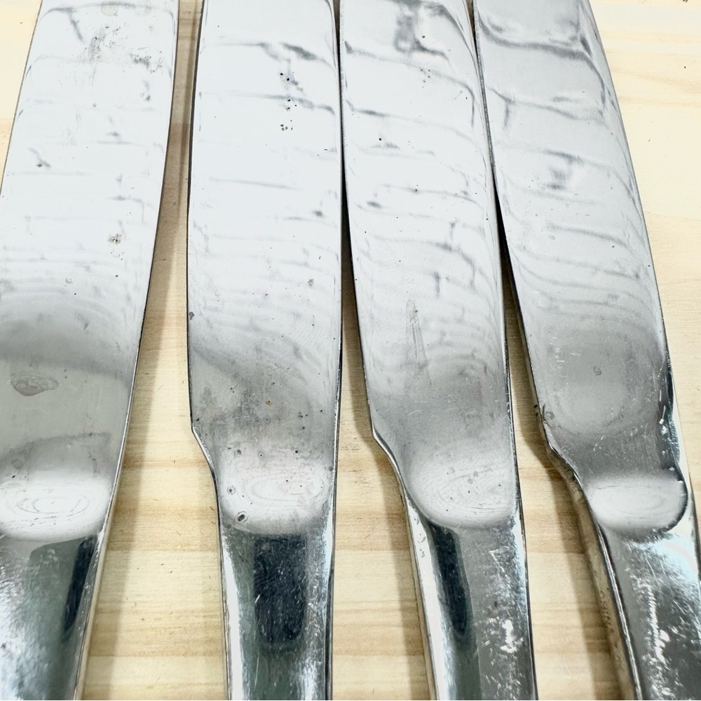 Oneida 16 Piece Stainless Steel Flatware Silverware Emma Set - Picture 7 of 16